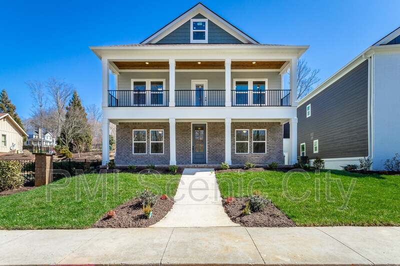 Primary Photo - 2590 Spring Creek Dr NE
