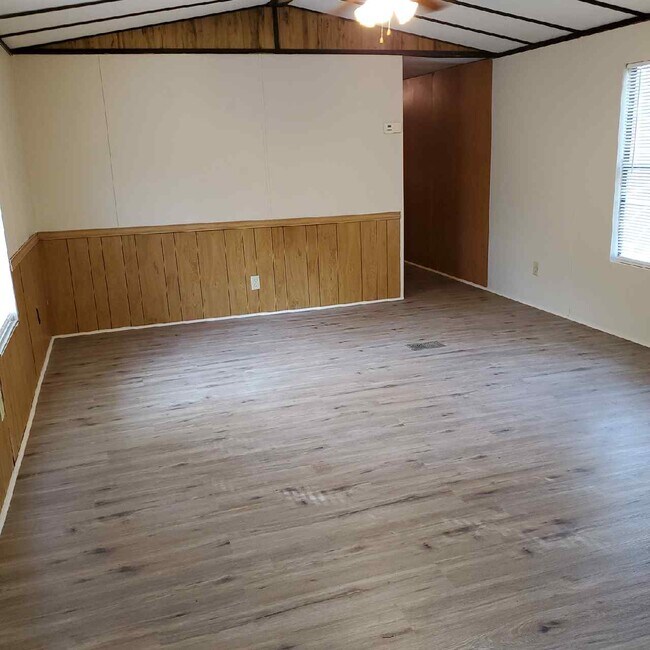 Building Photo - 97164 Italia Way