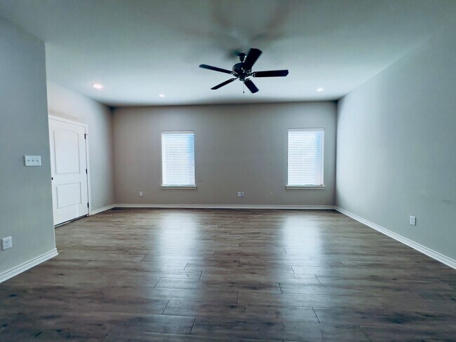 Building Photo - 9804 Avenue U