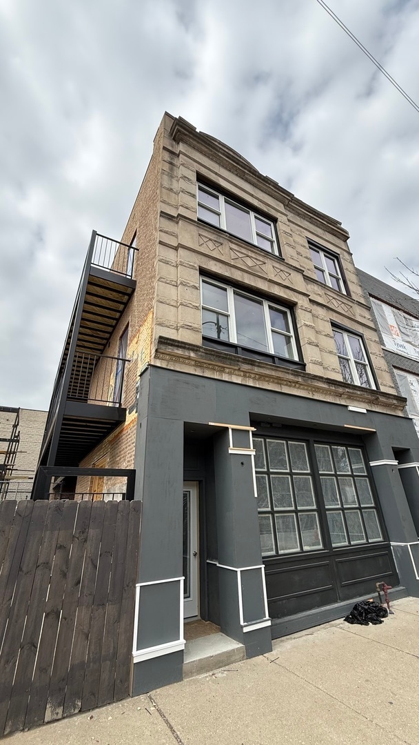 Building Photo - 1118 S Western Ave