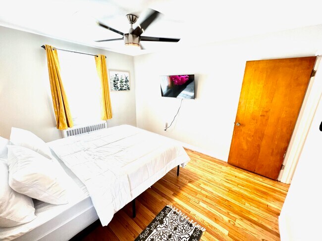 Building Photo - 3001 Boudinot Ave