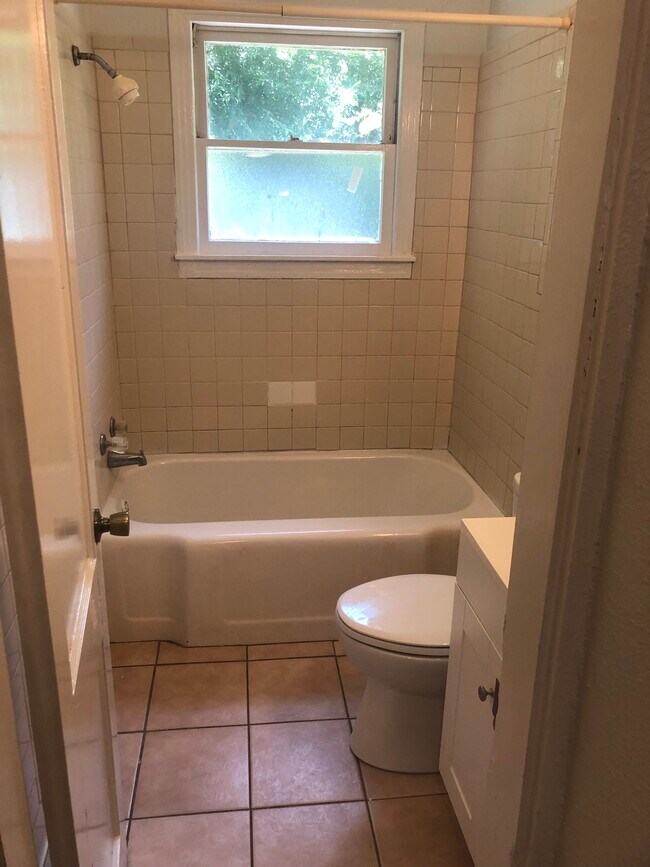 Foto del edificio - 1004 James Ct