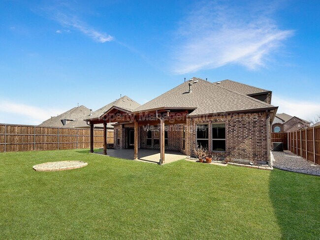 Foto del edificio - 14617 Shady Grove Ln