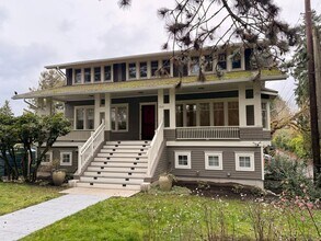 Building Photo - 7340 Seward Park Ave S