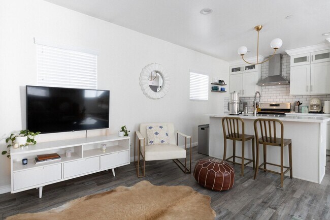 Foto del edificio - Charming 2BR House in Los Angeles