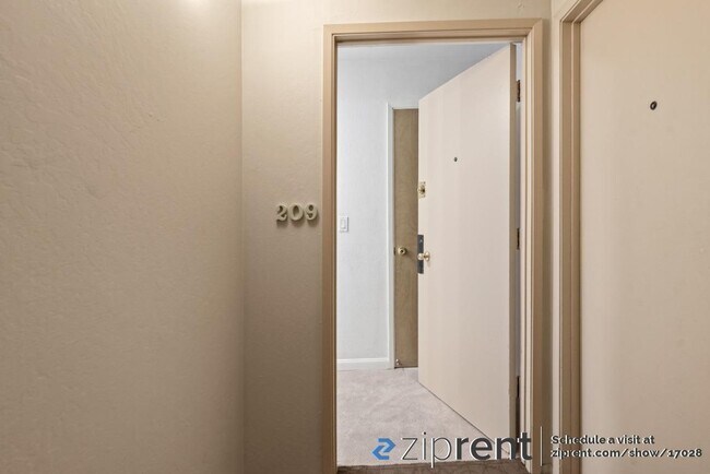Foto del edificio - 250 Whitmore St