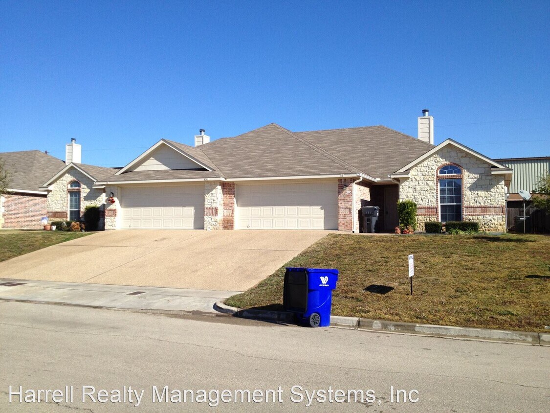 512 Chapel Trail Cir, Hewitt, TX 76712 House Rental in Hewitt, TX