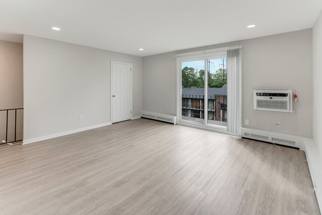 Building Photo - Spring Village Apartments