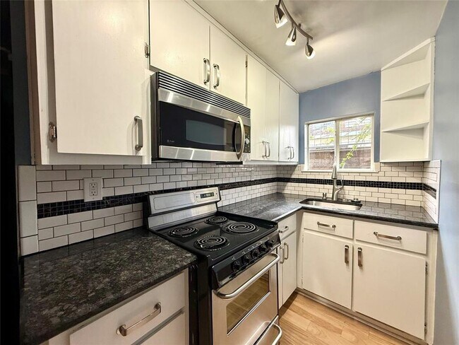 Foto del edificio - 4214 Bellvue Ave