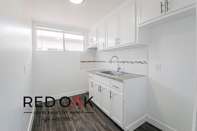 Building Photo - 12211 S Manor Dr