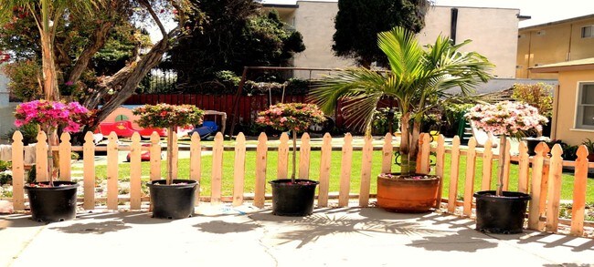 Foto del edificio - 14000-14004 Yukon Ave