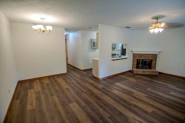 Building Photo - 2118 Victory Garden Ln