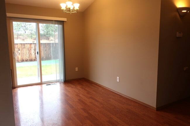 Building Photo - 2514 Aviation Dr