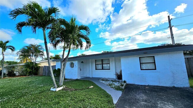 Building Photo - 1185 NW 92nd Ave