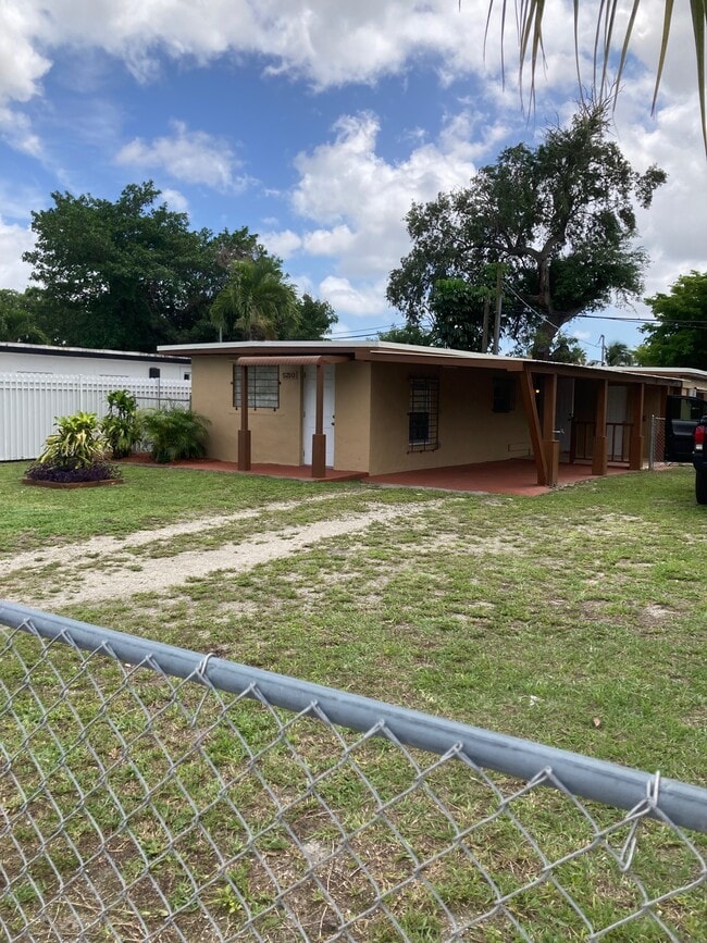 Foto del edificio - 5710 SW 38th St