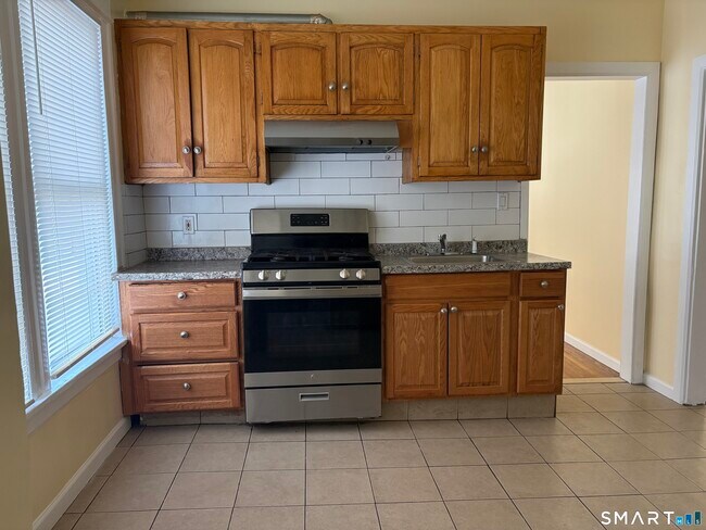 Foto del edificio - 252 Maplewood Ave