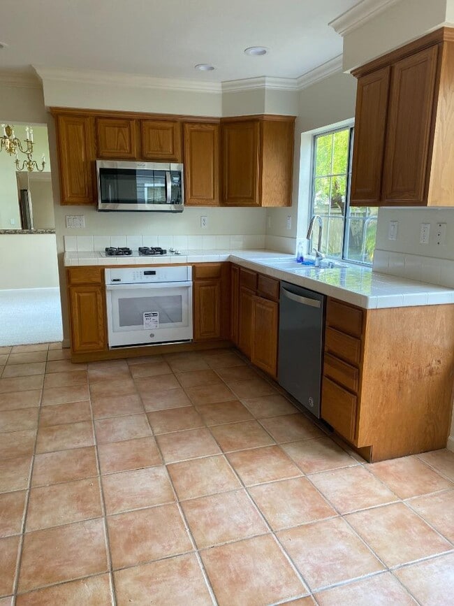 Foto del edificio - 323 Montserrat Dr