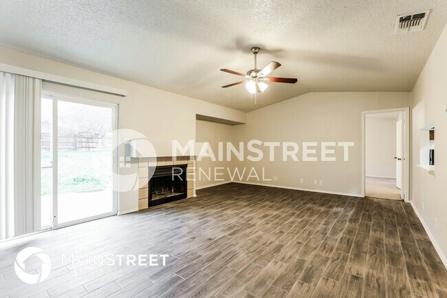 Foto del edificio - 8527 Serene Ridge Dr