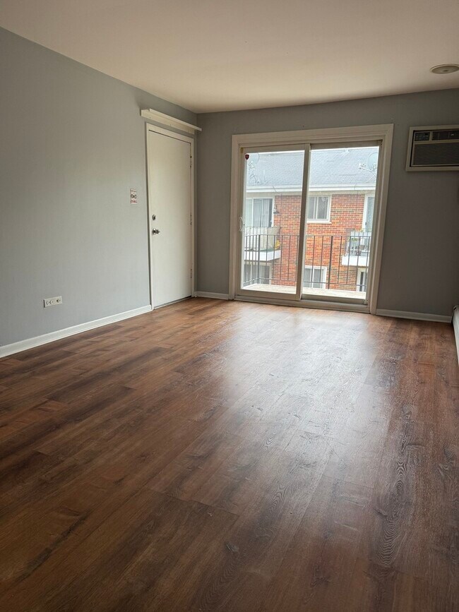 Foto del edificio - 6131 W 64th Pl