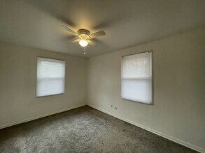 Building Photo - 1440 Wolfe Ln