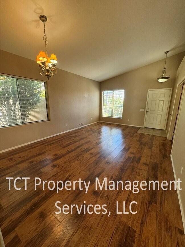 Building Photo - Beautiful 4 Bedroom Home with Private Pool