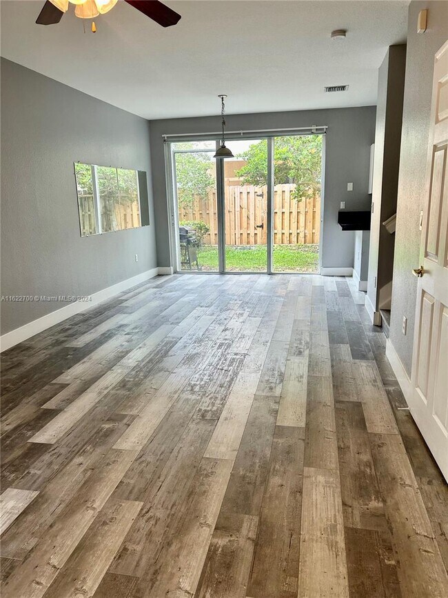 Foto del edificio - 791 NW 170th Terrace