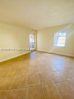 Foto del edificio - 8325 SW 72nd Ave