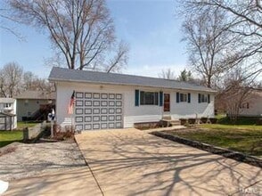 Building Photo - 652 Idaho Dr