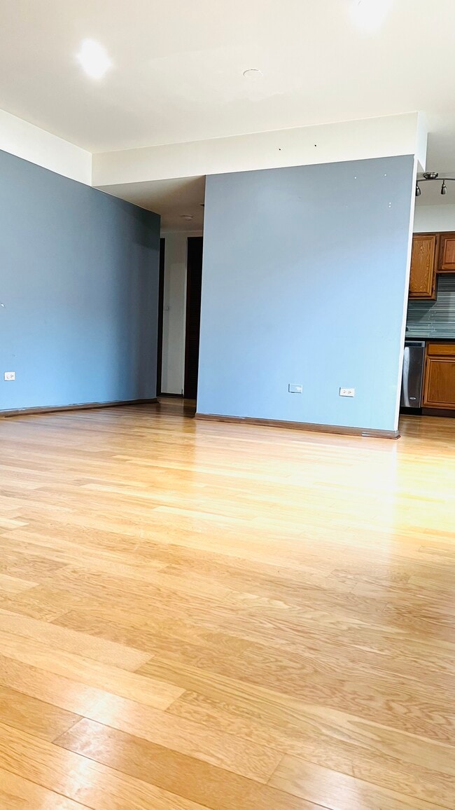 Foto del edificio - 722 E Whispering Oaks Dr