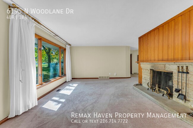 Foto del edificio - 6195 N Woodlane Dr