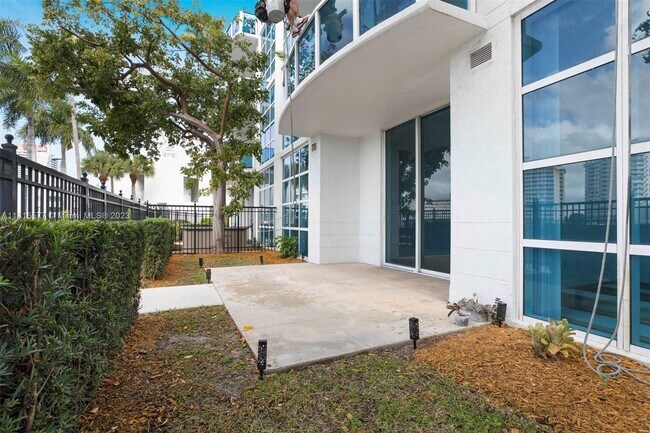 Foto del edificio - 1945 S Ocean Dr