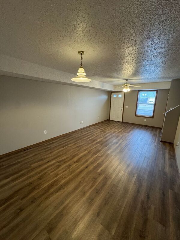 Building Photo - 4115 S Glenn Ave