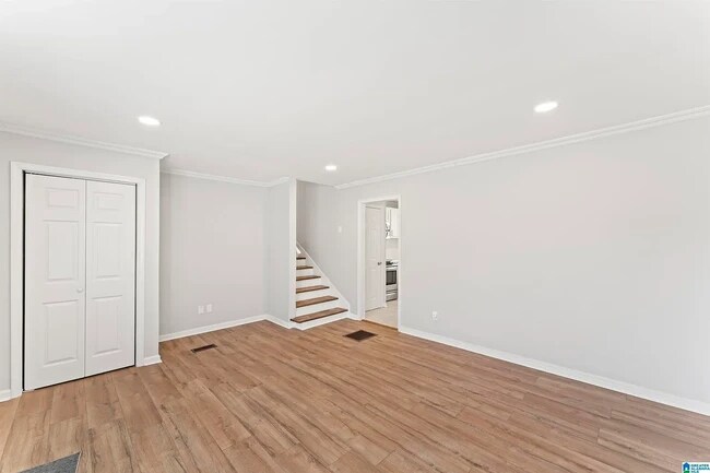 Building Photo - 1000 Jacque Cir