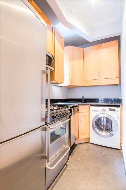 Foto principal - 231 E 32nd St