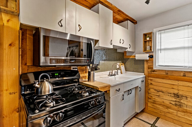 Foto del edificio - 3743 French Ave