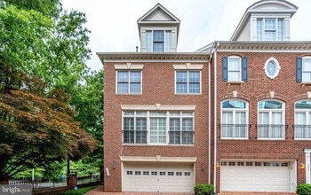 Building Photo - 1601 Colonial Hills Dr