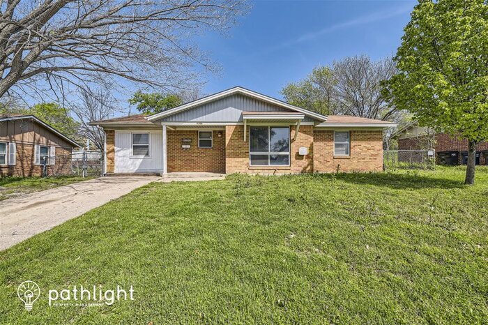 Primary Photo - 6106 Ivy Hill Road, Fort Worth, TX, 76135