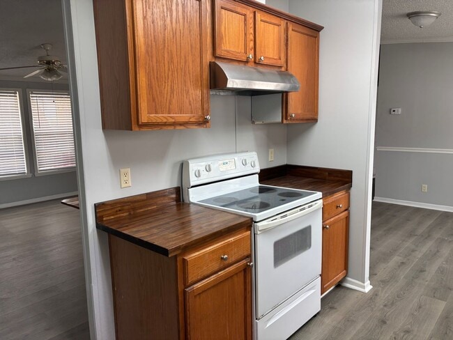 Building Photo - 129 Bayshore Dr