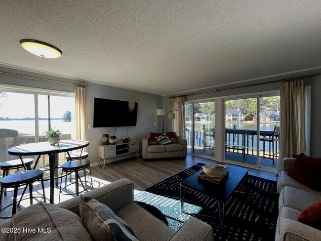 Foto del edificio - 250 Sugar Gum Ln