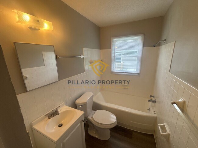 Foto del edificio - 3536-3538 N Parker Ave