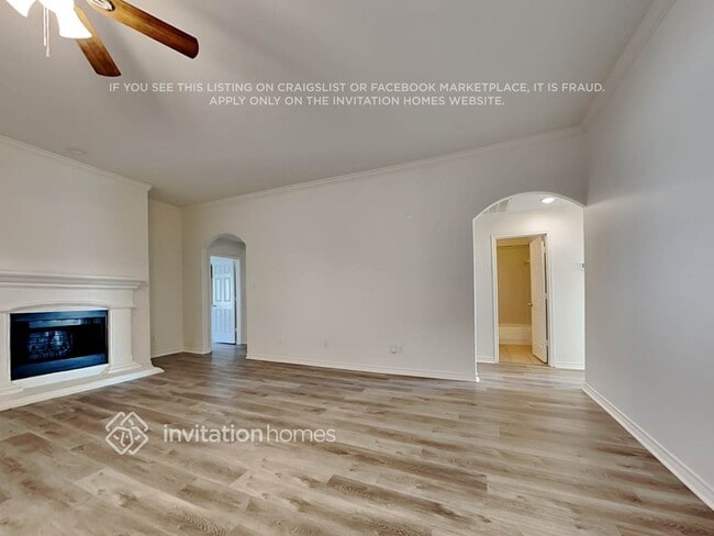 Foto del edificio - 1000 Fox Willow Ct