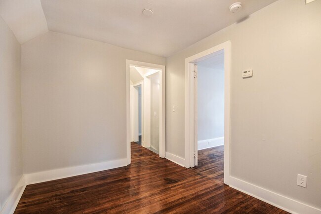 Foto del edificio - 800 Clancy Ave NE