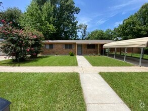 Building Photo - 5669 Hartford Ave