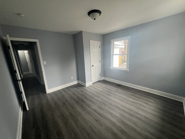 Building Photo - 231 Adams St