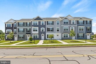 Building Photo - 87 Penstock Ln