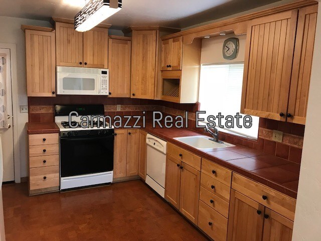Building Photo - 2750 San Luis Ct