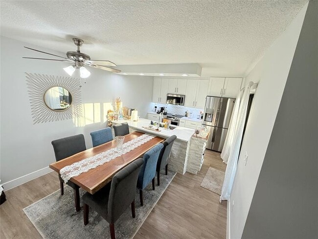 Building Photo - 8535 Boca Rio Dr