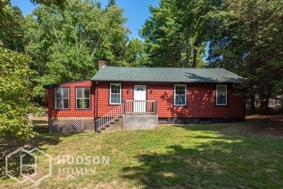 Foto principal - 2 Clover St, Lakeville, MA