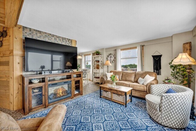 Foto del edificio - 11850 Edgewater Dr