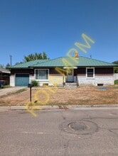 Building Photo - 1711 Borah Ave E